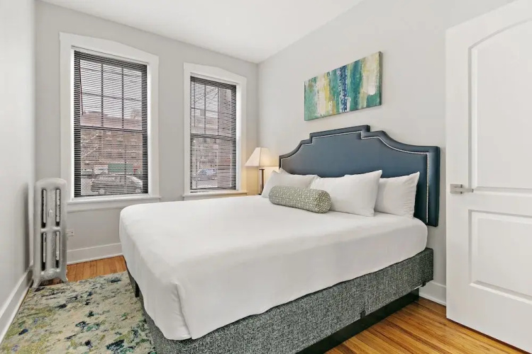 Central 1BR Retreat - Belmont E1