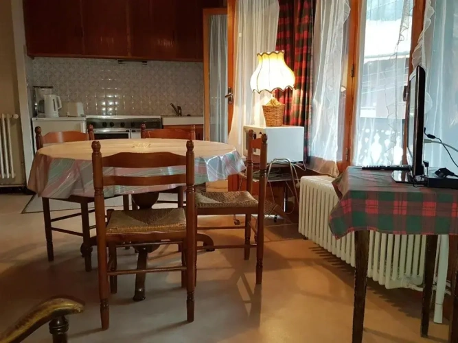 Apartment with mountain view