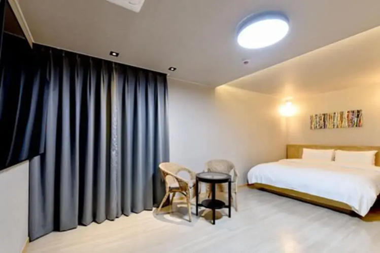 E-stay Hotel