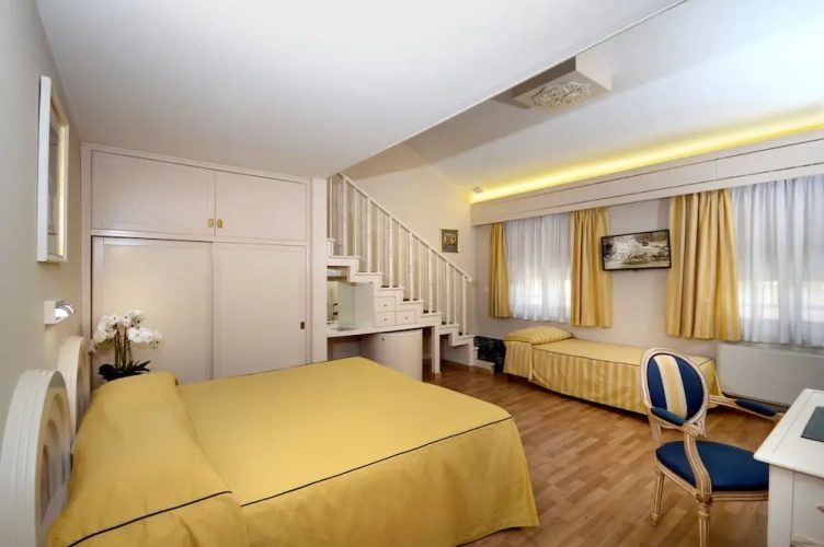 1 Bedroom Standard Triple Duplex room