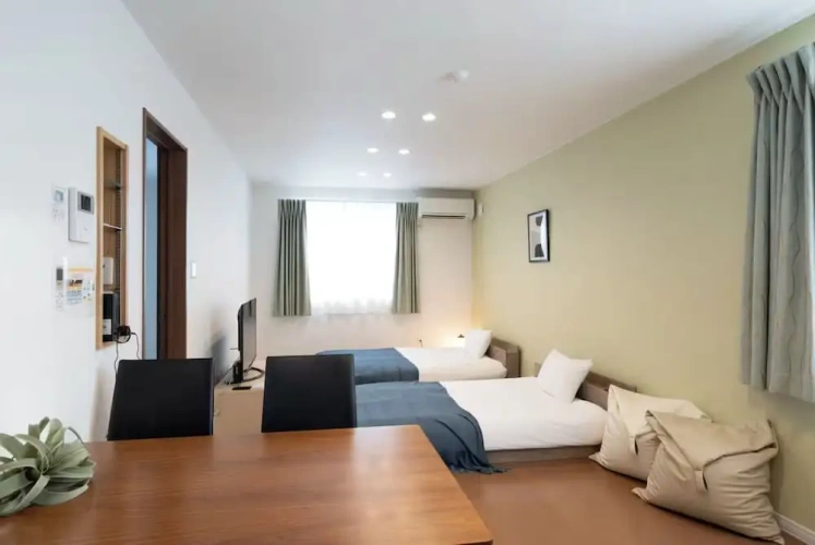 2 Bedrooms Comfort room