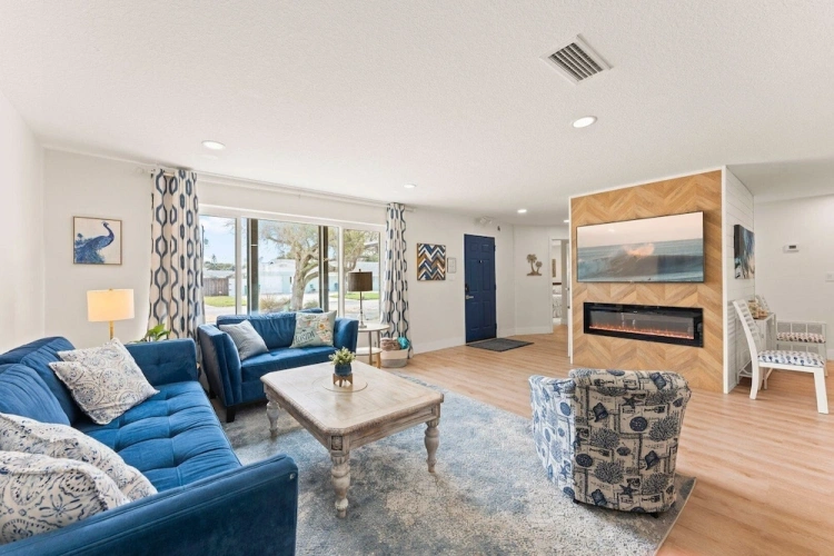 4 Bedrooms Cottage