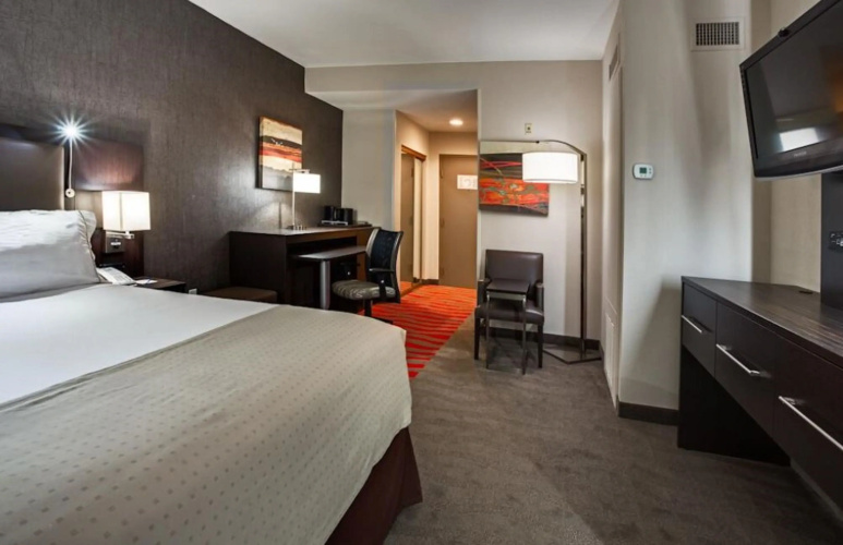 Holiday Inn Express Hotel Naples Downtown - 5th Avenue