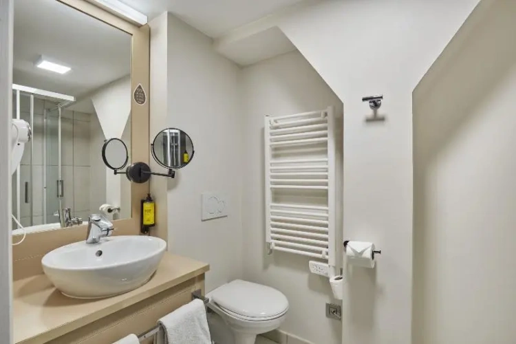 Quadruple Suite