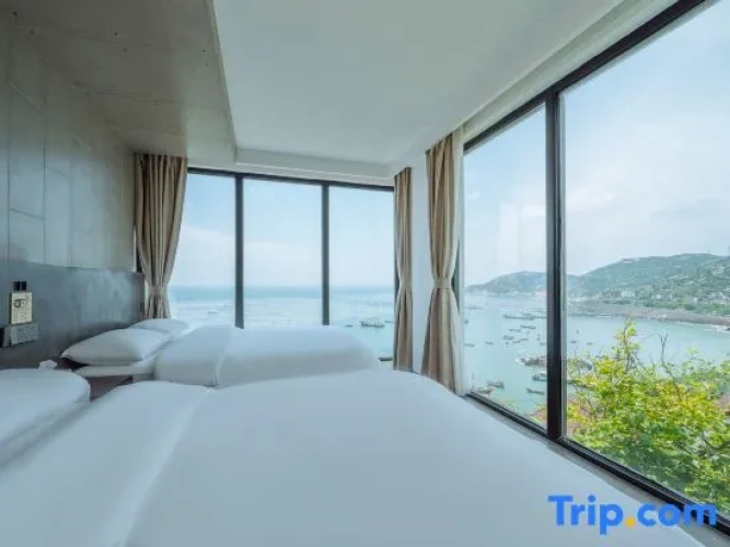 Standard Twin room with sea view
