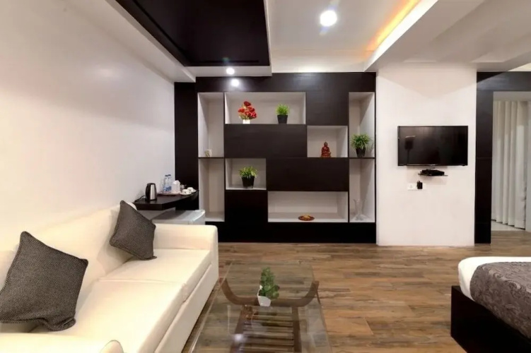 V Hotels