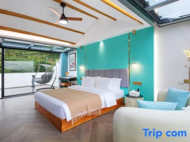 Luxury Double room with balcony and with mountain view