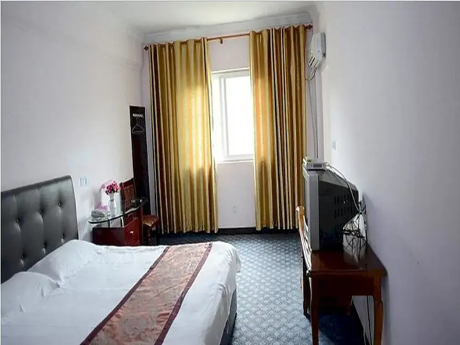 Shanghai Huazhouyuan Hotel