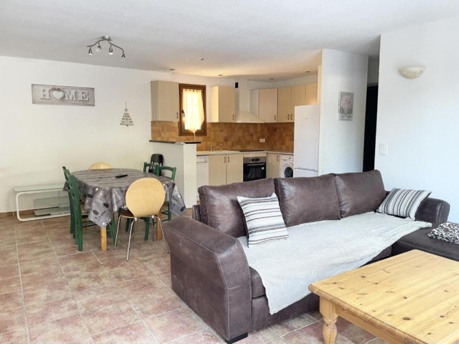 2 Bedrooms Apartment