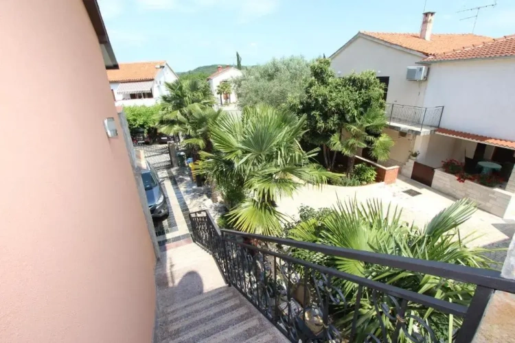 1 Bedroom Apartment with balcony