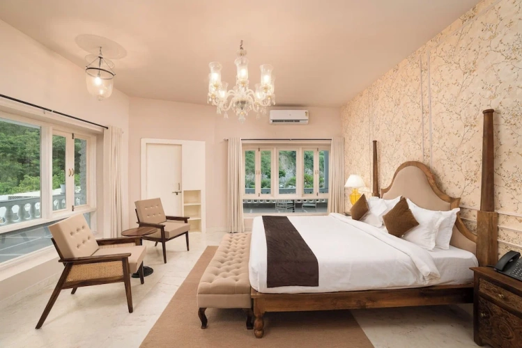 Superior room