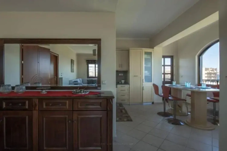 3 Bedrooms Apartment