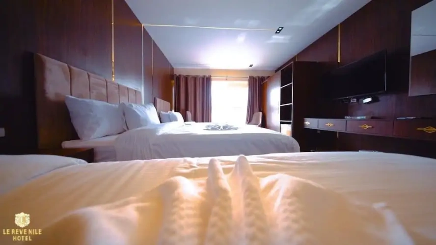 Deluxe Triple room with city view