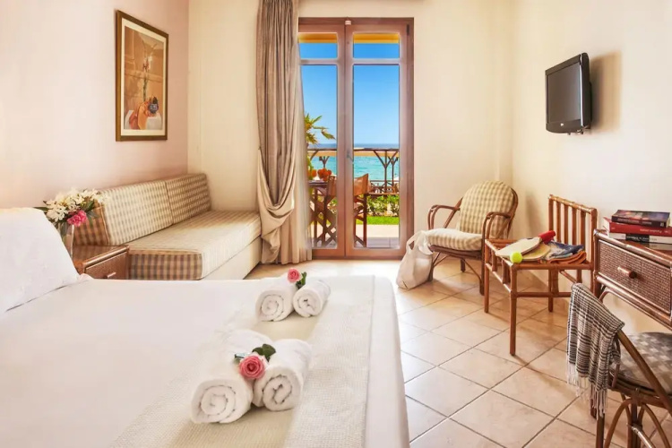 Paralio Hotel