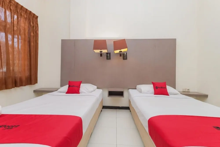 Standard Twin room with balcony