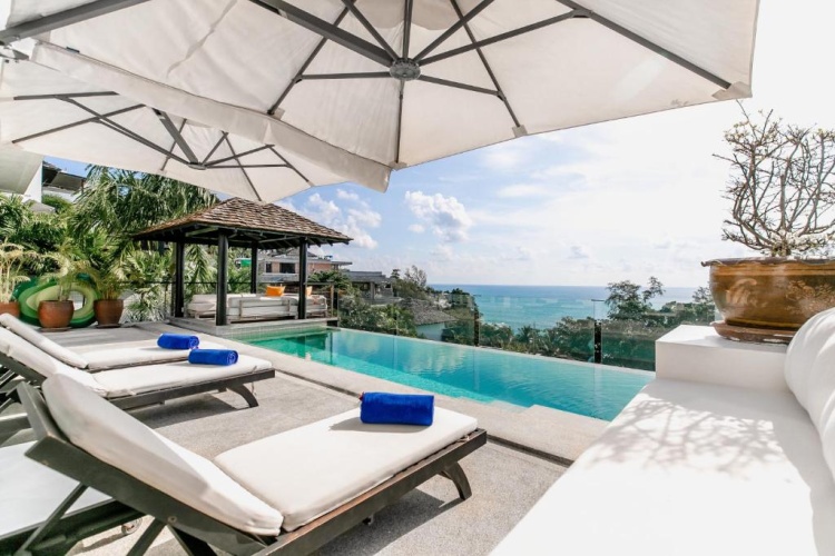 4 Bedrooms Villa with sea view