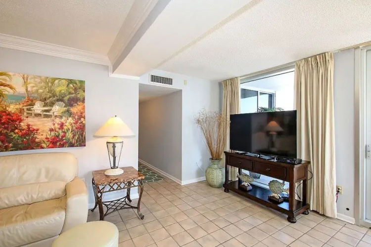 Shoreline 2111 Condo by RedAwning