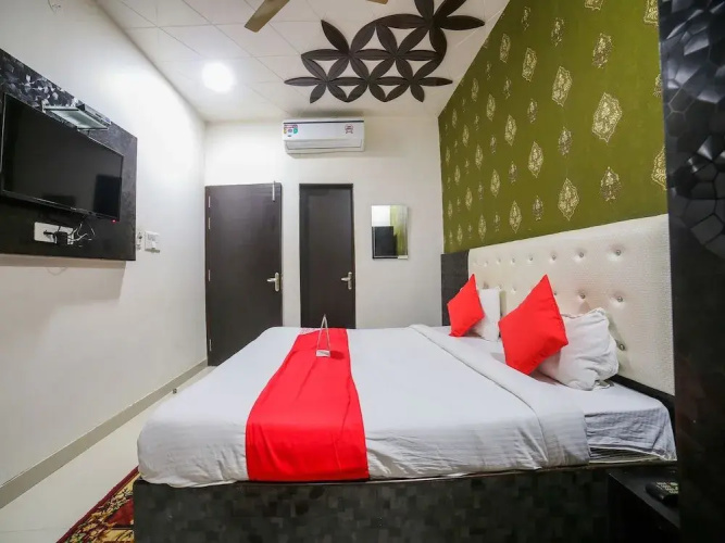 OYO 23295 Hotel The Rajfort