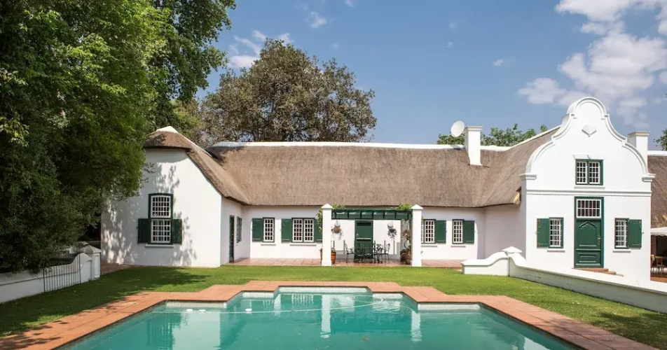 The Gables Suite- Adults Only