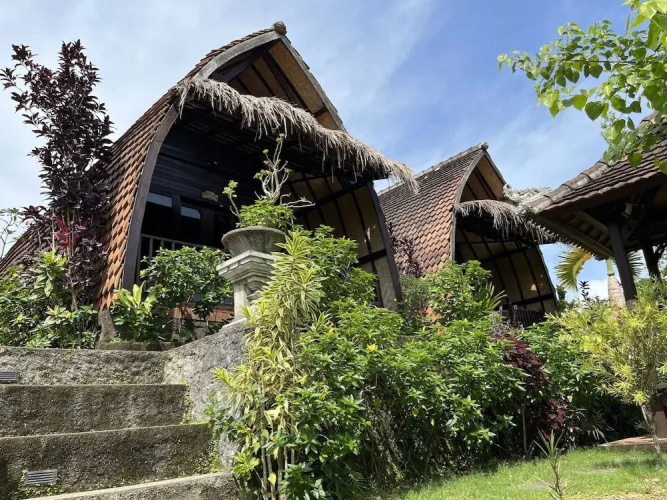 Holy hills bungalow