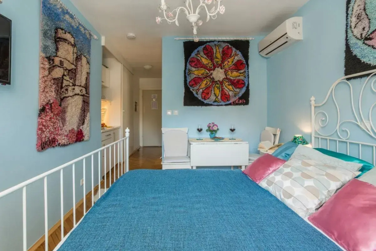 MAIN CENTRAL SQUARE guest house