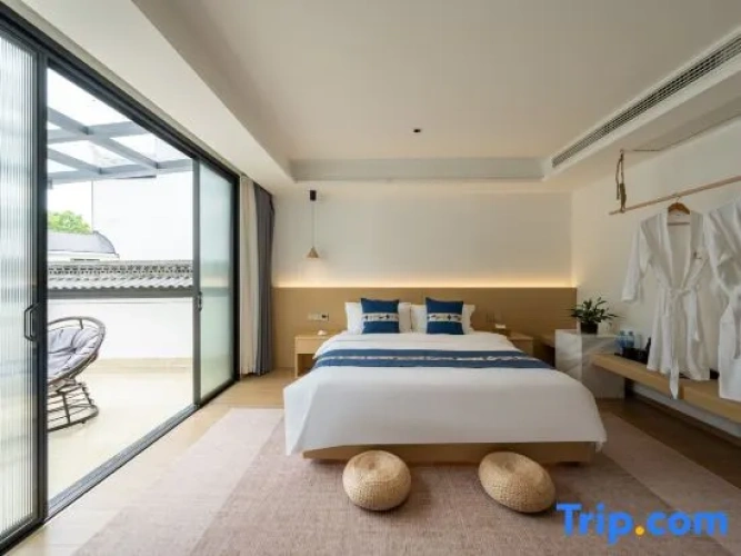 Standard Double room with balcony and with view