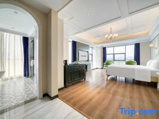 Standard Double room with view
