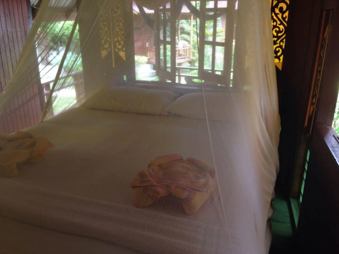 Hut Sun Bungalow