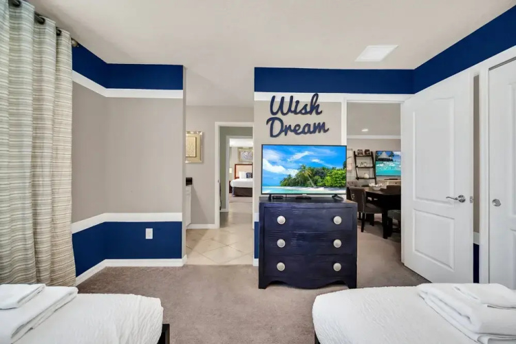 Luxury MultiFamily Gem ~ Mins to Disney ~ Pool/Spa