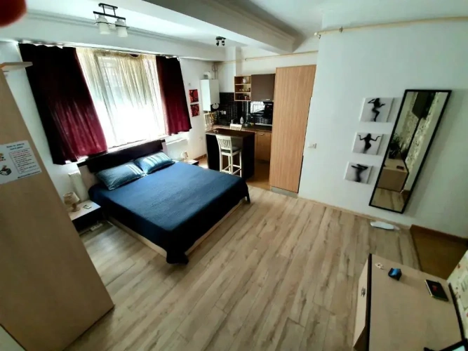 Deluxe Studio