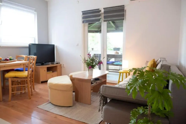 2 Bedrooms Apartment