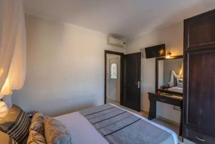 Niki Apartments
