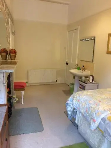 Riverside Guest House