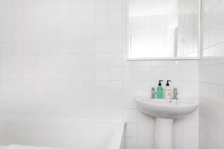 Spacious Studio Apartment Soho Square