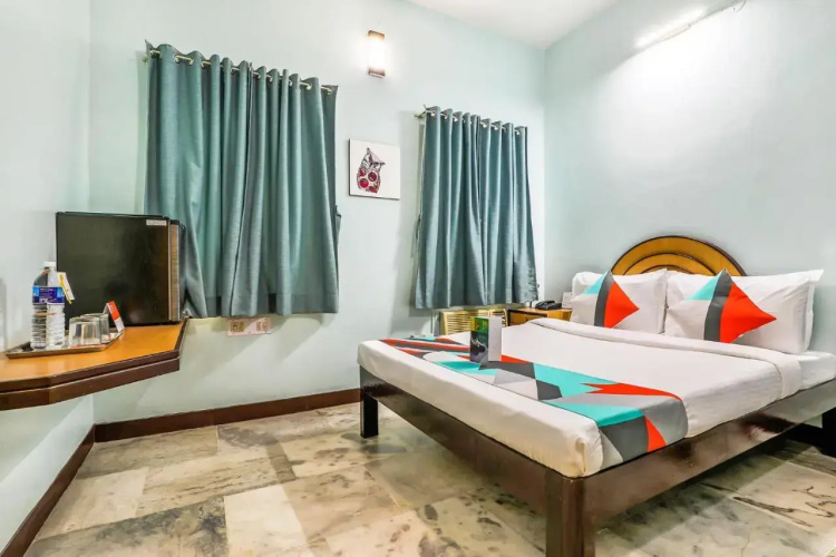 FabExpress Santhi Inn