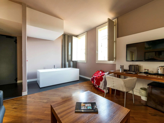 Ferrara Hotel