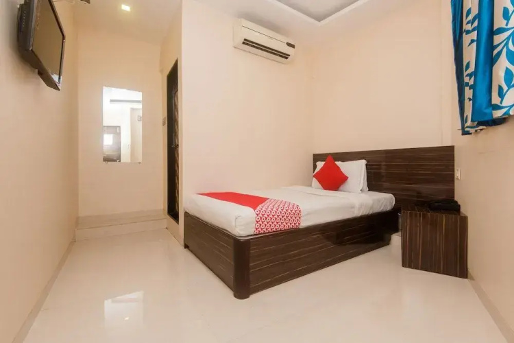 OYO 4269 Hotel Sai Residency