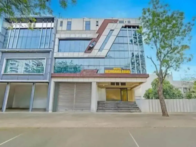 Hotel Vasundhara Grand - Ghaziabad