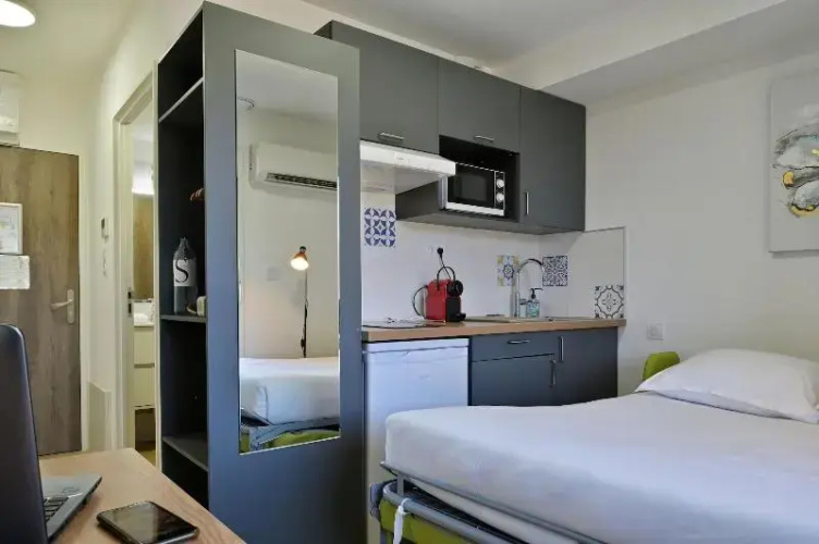 Ra Sidence Easy Lodge