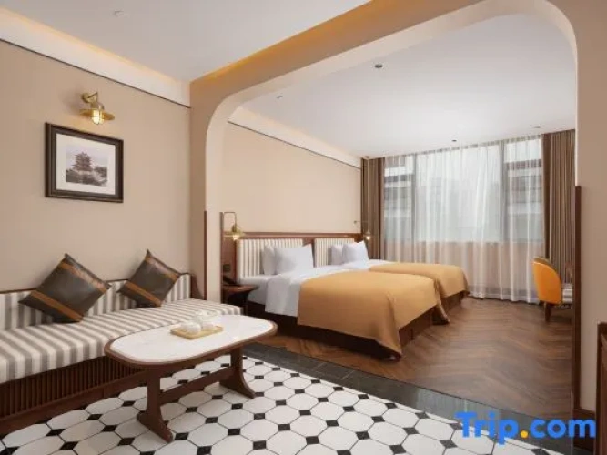 Classic Quadruple room