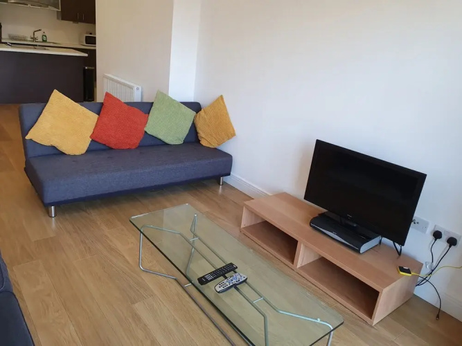 AMAZING 2 BEDS 2 BATHS 10min LDN BRIDGE