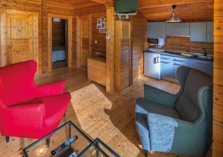 2 Bedrooms Bungalow
