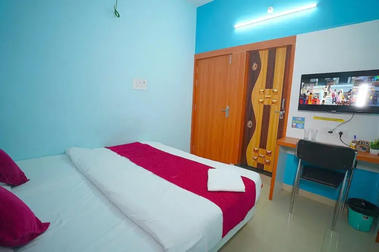 Hotel Inspira Residency- Near Bombay Hospital