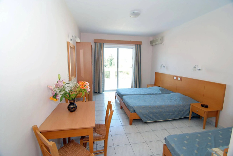 Iris Hotel