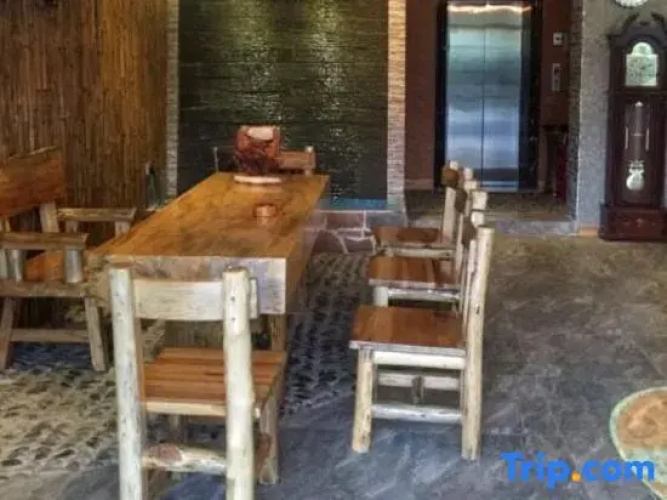 Oscar Art Hotel