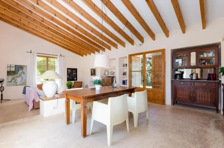 2 Bedrooms Villa