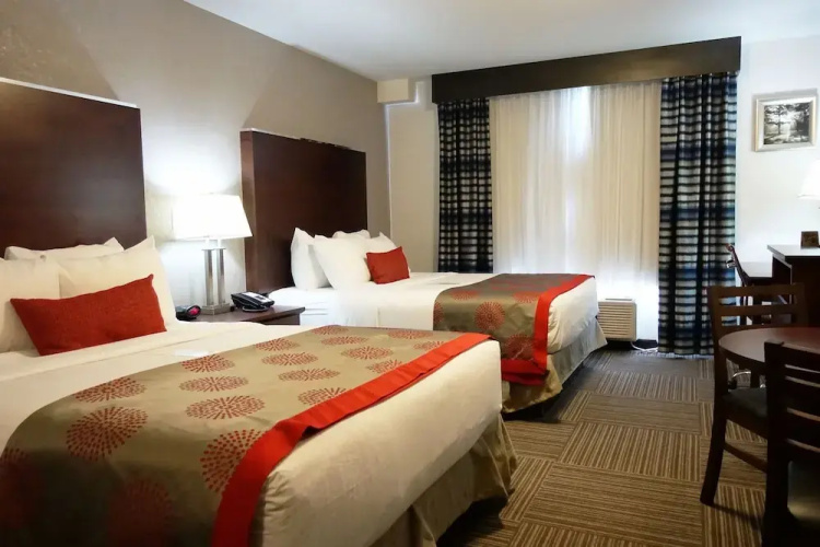 Ramada Moose Jaw