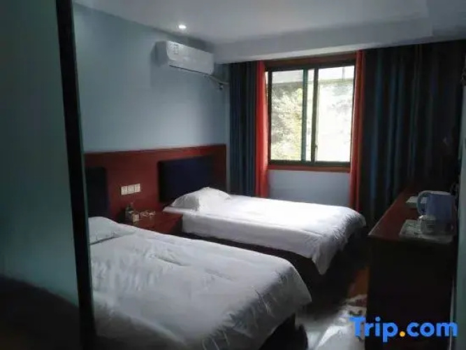 Zeyi Hotel