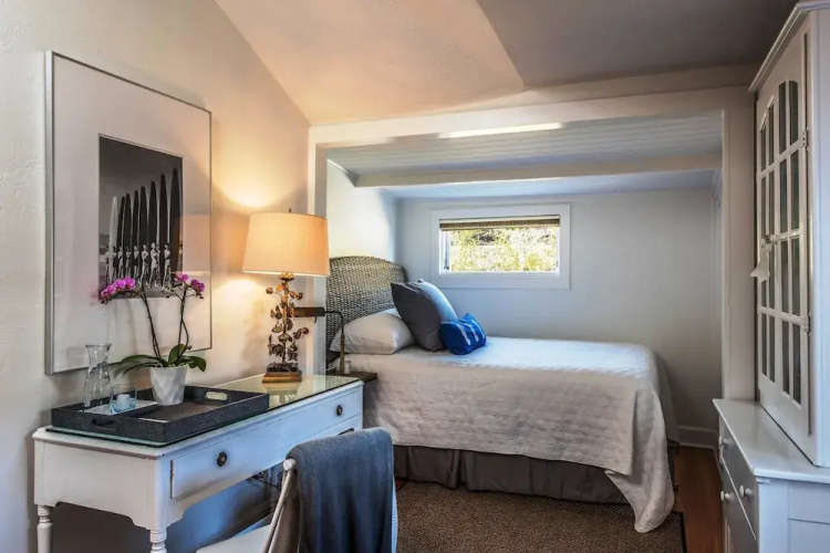 3746 The Guest House