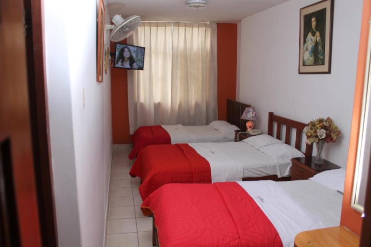 Standard Triple room